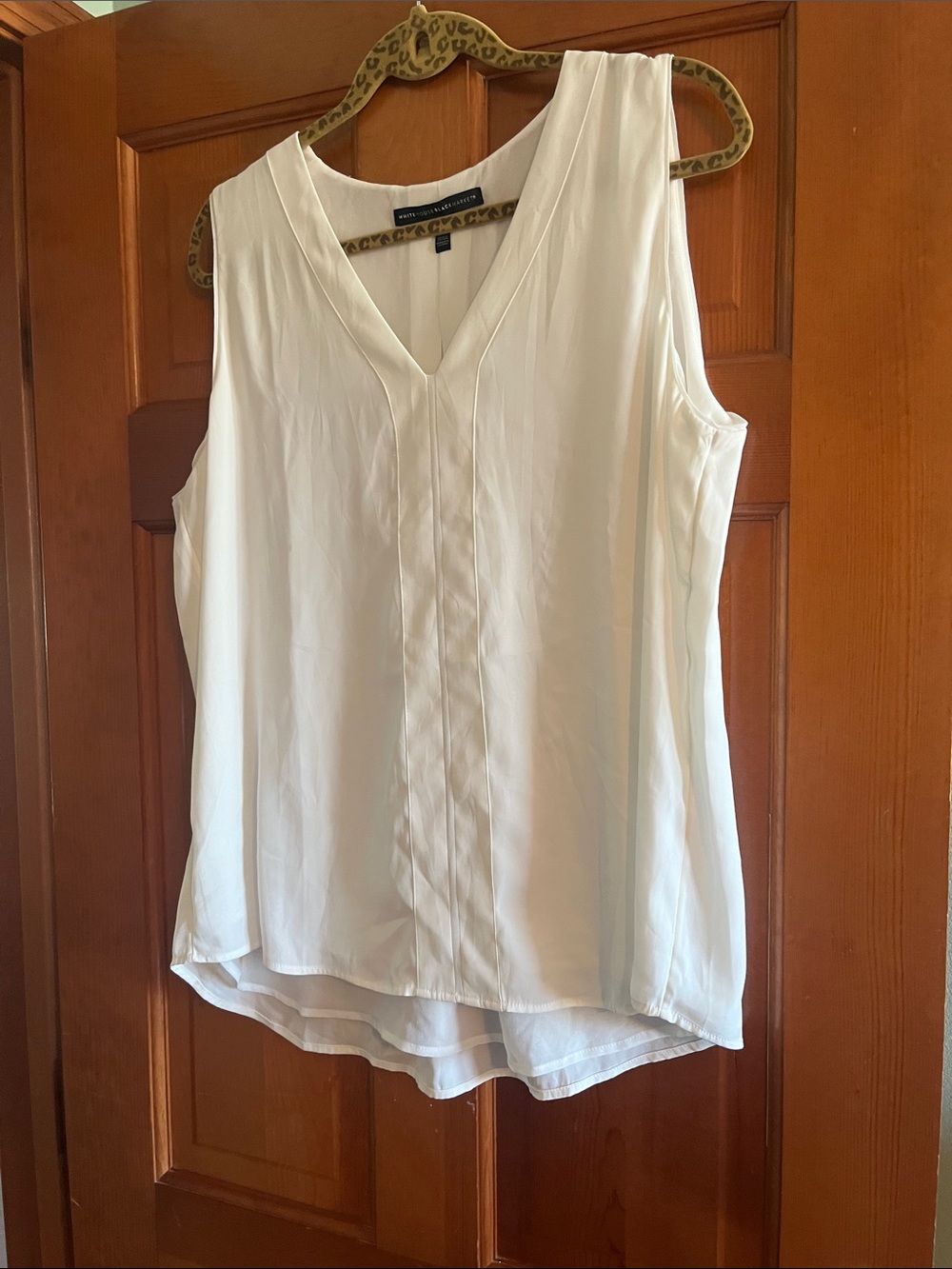 White House black market Ivory V-Neck Sleeveless Camisole